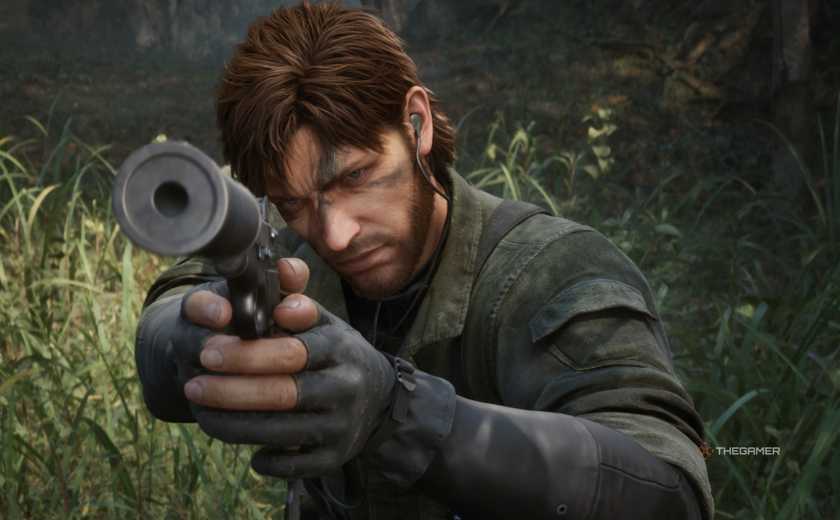 Naked Snake pointing his Suppressed Mk22 Tranquilizer Pistol while holding his Survival Knife underneath the magazine for optimal Close Quarters Combat in Metal Gear Solid Delta: Snake Eater.